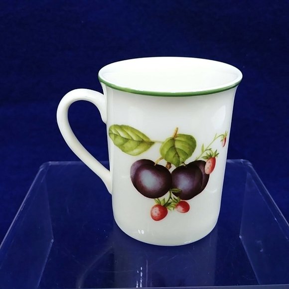 Demitasse Cups Saucers Set of 2 Fruits Florals Made in England Green Rim Vintage - Picture 4 of 8